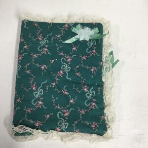VTG Handmade 80’s Fabric Green Pink Floral Book or Bible Cover/Sleeve Lace Trim